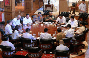 Rapat terbatas (ratas) yang membahas dua program strategis nasional, yakni percepatan implementasi Koperasi Desa Merah Putih dan penguatan sektor pendidikan melalui pendirian Sekolah Garuda.
