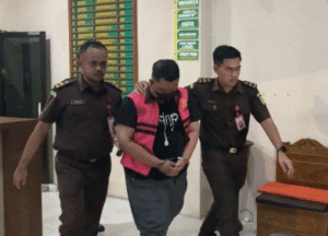 Salah satu tersangka kasus dugaan kredit fiktif di BRI Unit Pasar Pon Ponorogo.