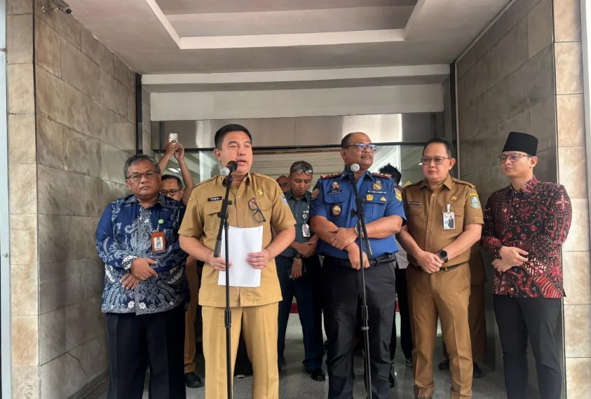 Sekretaris Jenderal Kemendagri, Komjen Pol. (Purn.) Dr. Drs. Tomsi Tohir Balaw, dalam konferensi pers usai rapat koordinasi lintas lembaga yang digelar di Jakarta, Selasa (24/6).