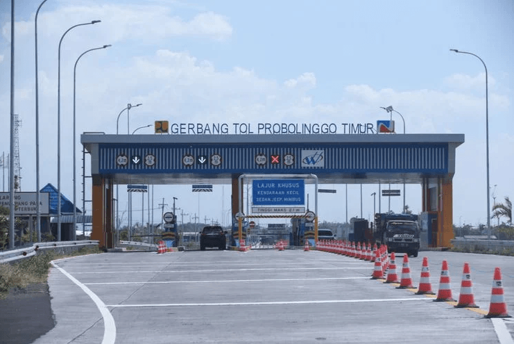 Gerbang Tol Probolinggo Timur.