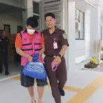 Tersangka buron berinisial AM, yang sempat menghilang selama dua tahun, akhirnya berhasil diamankan oleh tim Kejaksaan Negeri (Kejari) Lamongan.