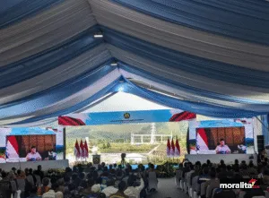 Acara peresmian operasioanal pembangunan 55 pembangkit energi baru dan terbarukan (EBT) di 15 provinsi.