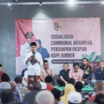Bupati Jember Muhammad Fawait dalam program inovatif "Bupati Ngantor di Desa dan Kelurahan" (Bunga Desaku).