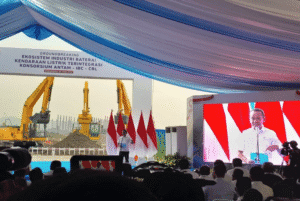 Menteri Energi dan Sumber Daya Mineral (ESDM) Bahlil Lahadalia dalam sambutannya saat menghadiri acara peletakan batu pertama (groundbreaking) proyek industri baterai EV nasional, Minggu (29/6).