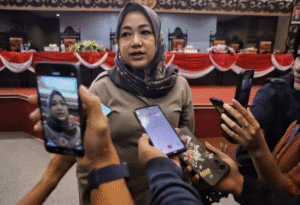 Ketua DPRD Kabupaten Mojokerto sekaligus ketua DPC PKB, Hj. Ayni Zuroh, SE, MM.