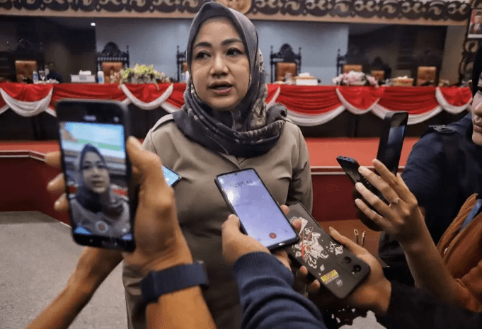 Ketua DPRD Kabupaten Mojokerto sekaligus ketua DPC PKB, Hj. Ayni Zuroh, SE, MM.